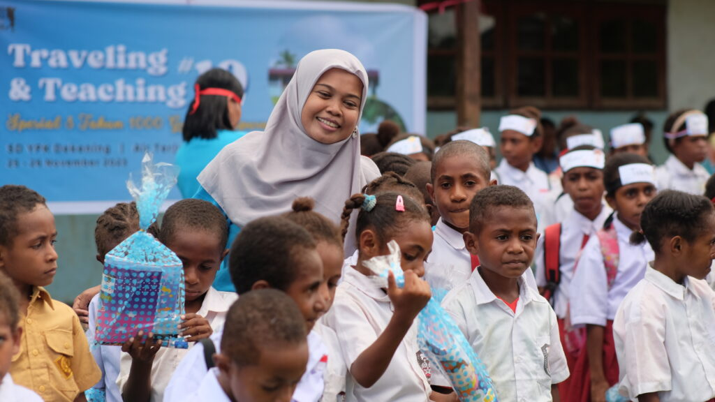 Hari Anak Nasional 2024: Tim Perpustakaan Politeknik Penerbangan Jayapura Mengajak Anak-Anak Belajar dan Bermain